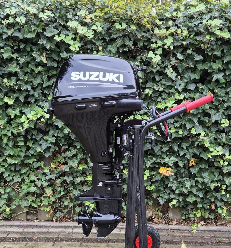 Suzuki 9.9pk EFI 4takt in absolute nieuwstaat